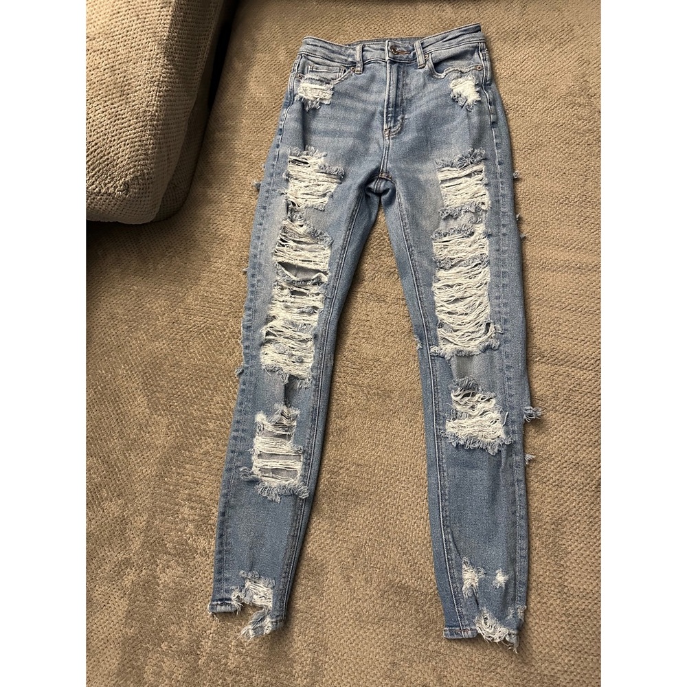 American Eagle Women’s Ripped Mom Jeans